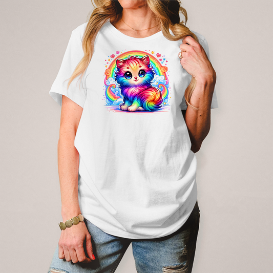 Damen T-Shirt mit süßem Regenbogen-Kätzchen | Bunt, verspielt & super bequem