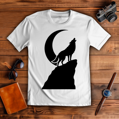 T-Shirt Wolf auf Felsen im Mondschein
