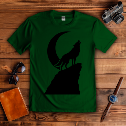 T-Shirt Wolf auf Felsen im Mondschein
