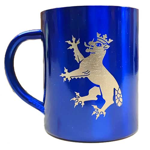 Edelstahlbecher in blau mit Lasergravur des Bibers von Biberach. Nicht nur für das Schützenfest. Wir graviern Ihr Motiv
